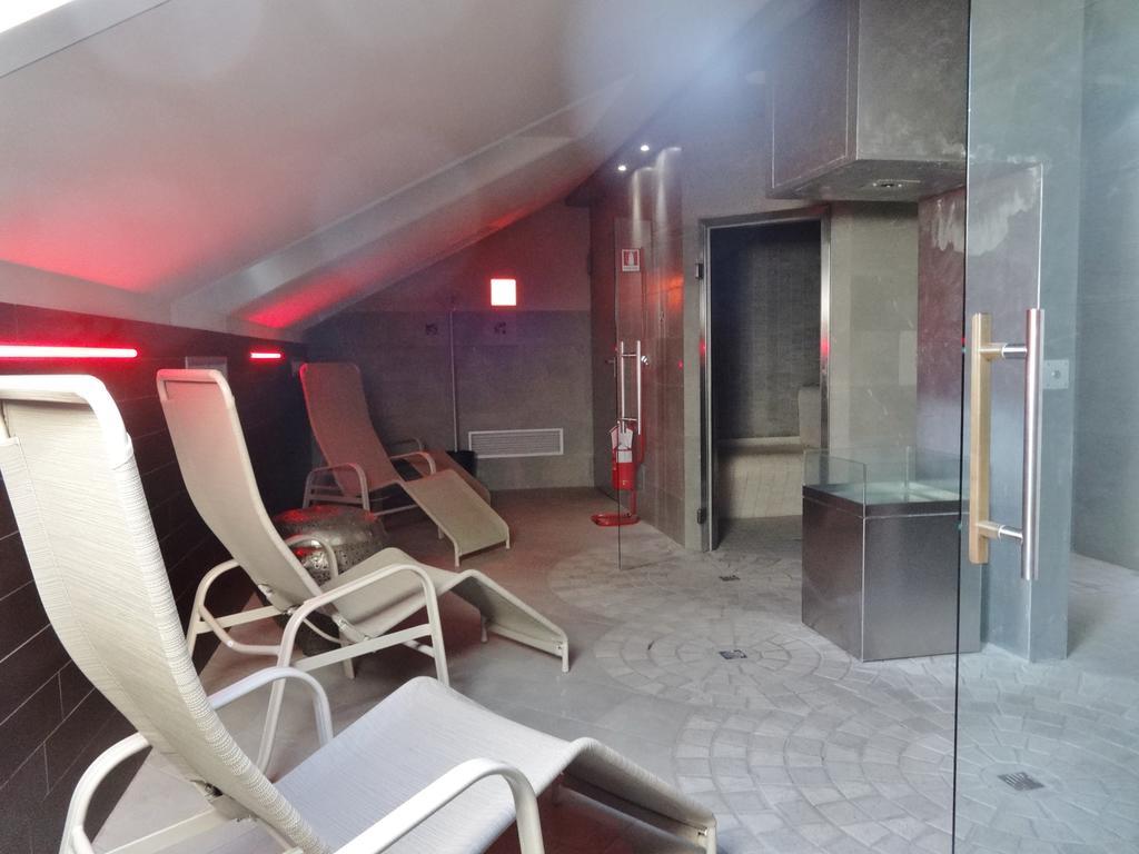 Hotel Excelsior Magenta Exteriör bild